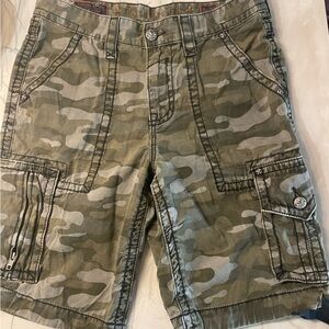 Men’s Rock Revival shorts